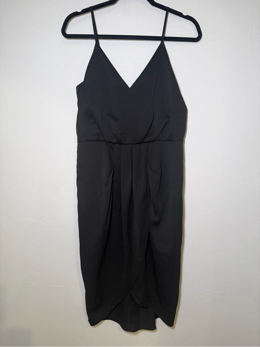 Chelsea28 Black V-Neck Midi Dress with Spaghetti Straps